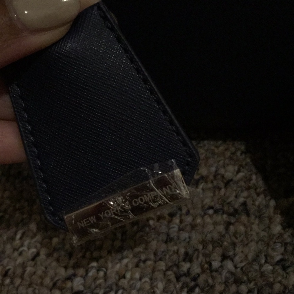 New York and Company Purse & Wallet - Picture 2 of 6
